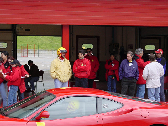 I asked the white-hair gentleman on the far right (Andrea De Adamich) if he makes much use of the brakes with his silver 550 in regular traffic. "Oh yes I do" was the answer... wanna try chasing him ?