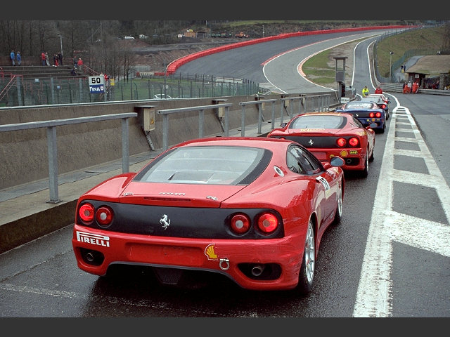 360 Challenge, pitlane