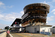 Le Mans pitlane entry