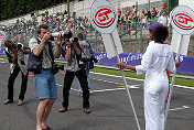 24 Hours Grid Girl