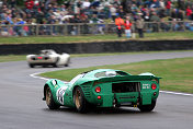 10 Ferrari 330 P4 Rep. ch.Nr.0900 David Piper