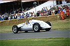 Michele Alboreto am Steuer des Auto Union D-Typ aus 1939, der dem Ehepaar Karassik aus Florida gehört, die ihn Audi bei würdigen Anlässen zur Verfügung stellt