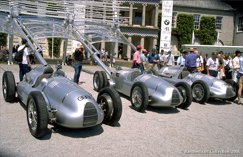 Auto Union D-Typ aus 1938, Bergrennwagen aus 1939 und ein D-Typ aus 1939 (v.l.n.r.)